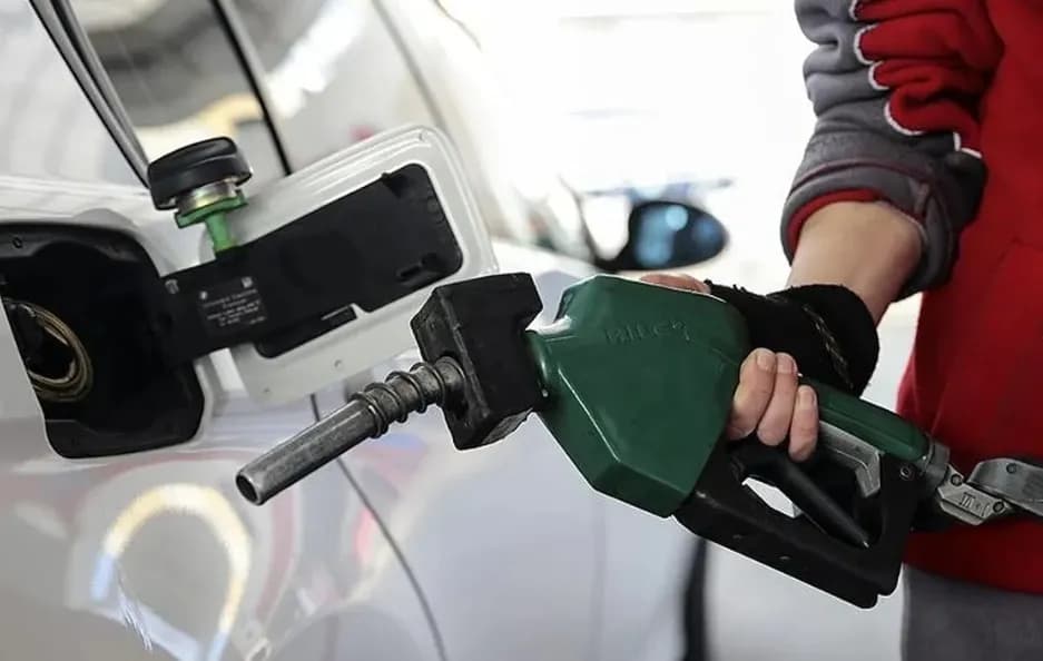 Motorine dev zam geldi! Akaryakıt fiyatına gece yarısı depremi — 3