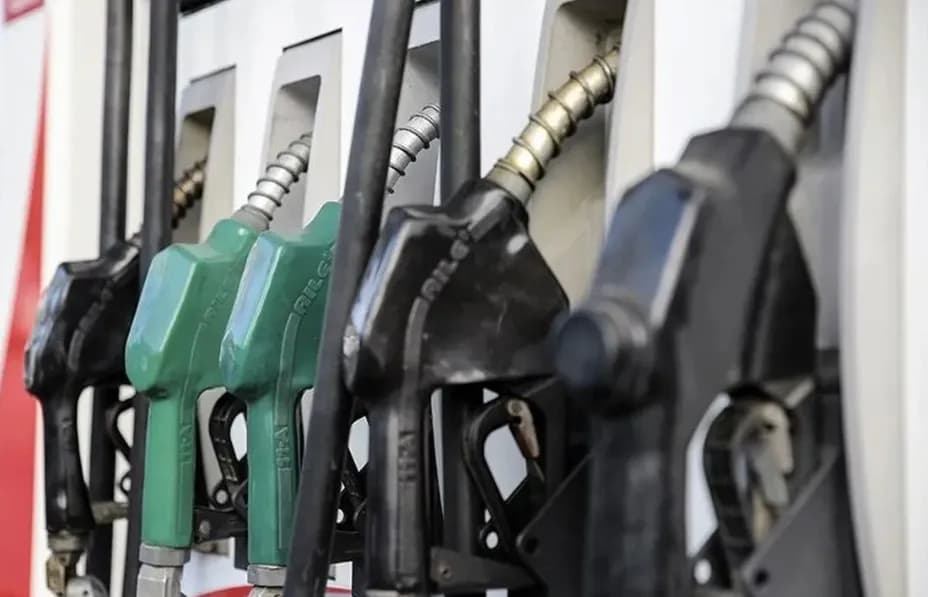 Motorine dev zam geldi! Akaryakıt fiyatına gece yarısı depremi — 4