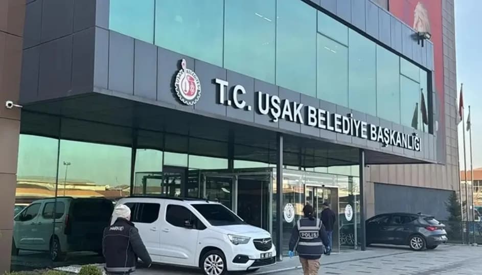 Rüşvet Soruşturmasında Tutuklanan Özkan Yalım CHP'den İhraç Edildi — 2