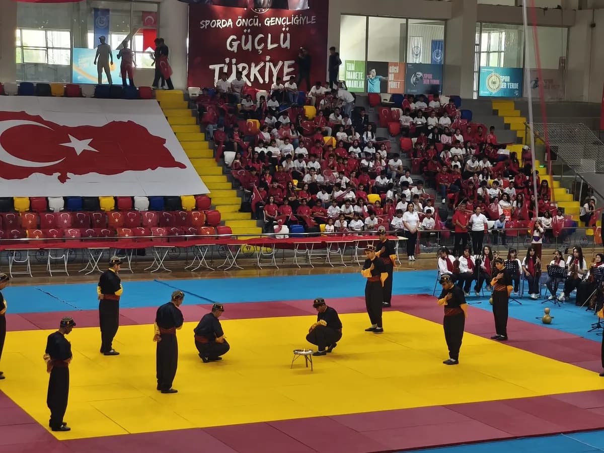 Adıyaman’da 19 Mayıs Coşkusu Salonu Doldurdu — 5