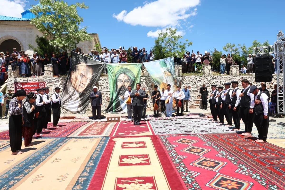 60 Yıllık Manevi Miras Yaşatılıyor! Ap Aziz Dede Dualar ve Semahlarla Anıldı