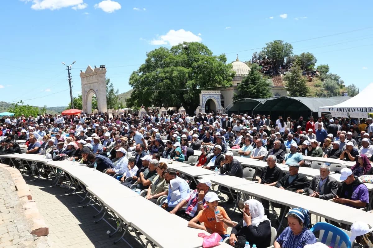 60 Yıllık Manevi Miras Yaşatılıyor! Ap Aziz Dede Dualar ve Semahlarla Anıldı — 2