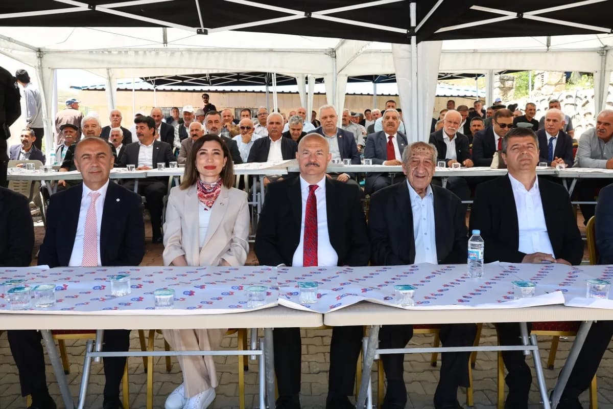 Bayram Tatilinden Dönen Vali Küçük, Ap Aziz Dede’nin 60. Yıl Anma Törenine Katıldı — 3