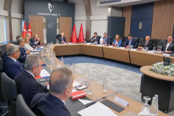 CHP’de Salı Günü Krizi: Kılıçdaroğlu ve Özel Aynı Gün Ankara’da! Gözler Grup Toplantısında — 2