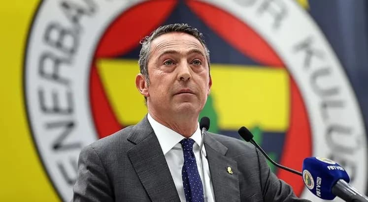 Fenerbahçe Kongresinde Gerginlik: Aziz Yıldırım Güçlükle Ayrıldı, Genel Kurula Ara Verildi — 2