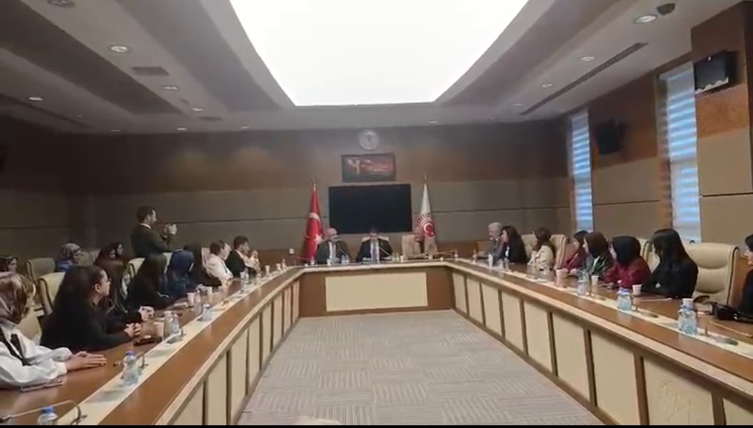 Hedef Kızıl Elma Derneği’nden TBMM Çıkarması: Adıyamanlı Gençler Üç Milletvekilini Ziyaret Etti