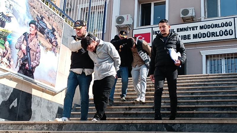 Güngören'de Faslı kadını polis olduklarını söyleyerek dolandıran şüpheliler yakalandı