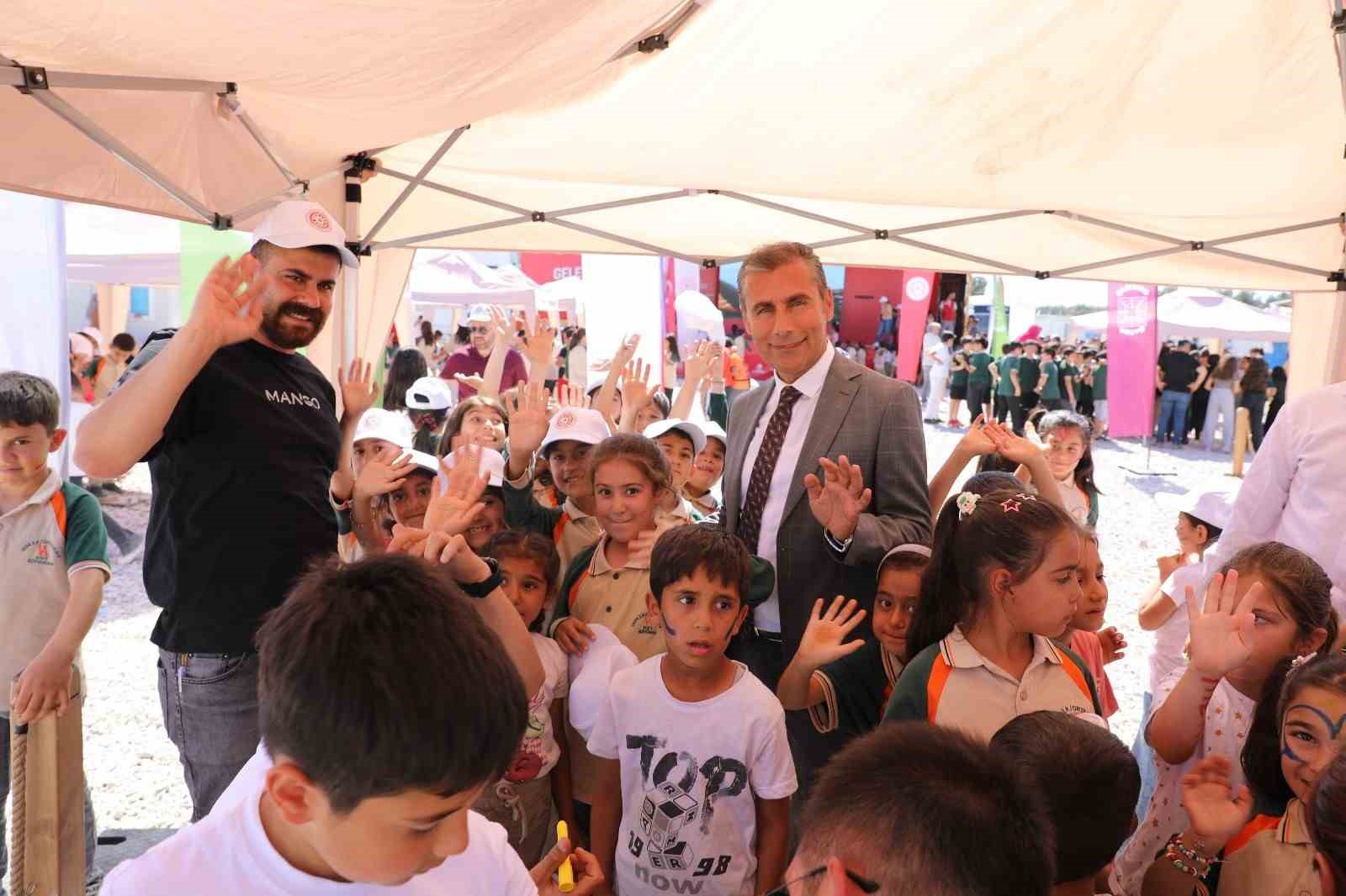 Geleneksel oyunlar tırı Adıyaman’da çocuklarla buluştu
